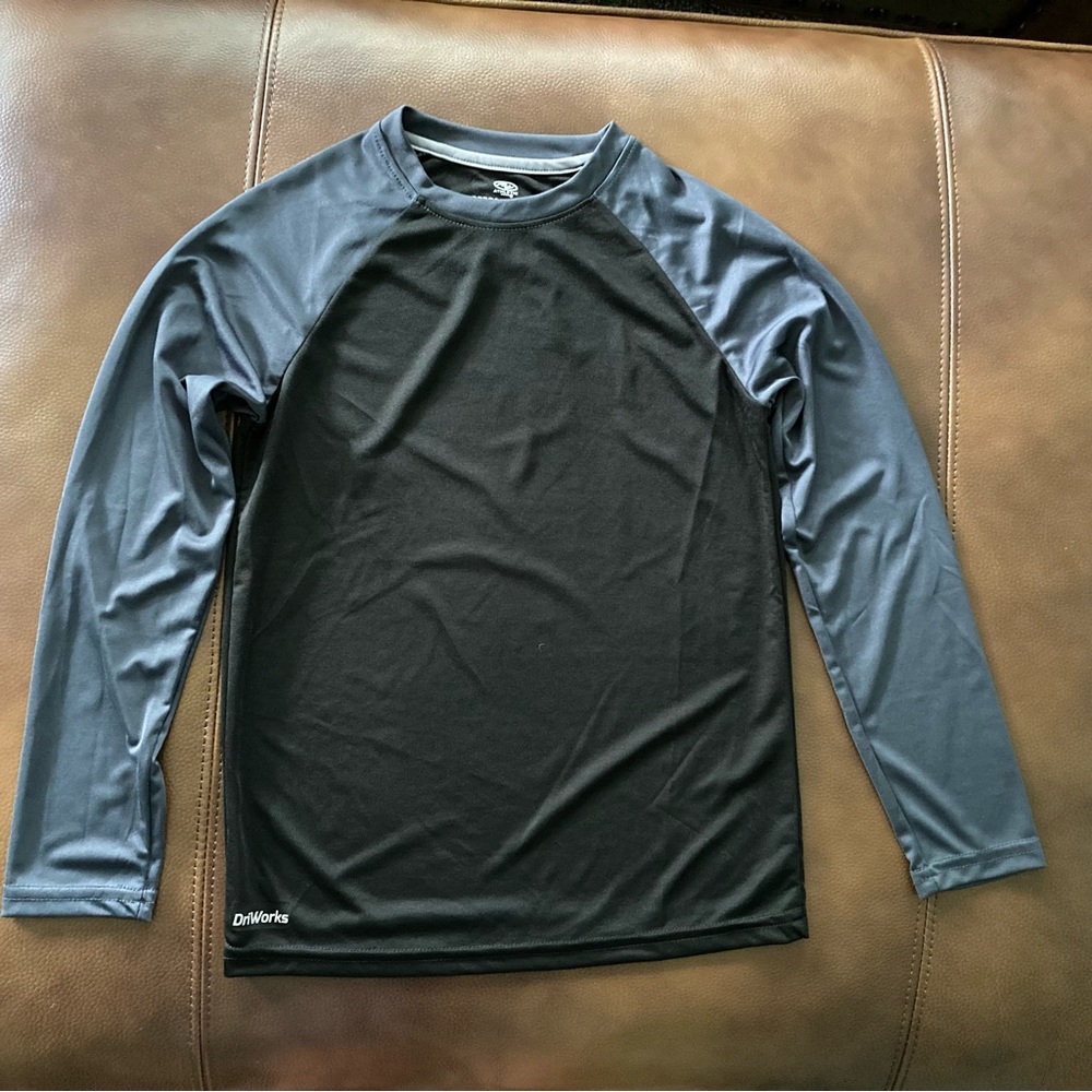 ATHLETIC WORKS PERFORMANCE Youth Size 8 Medium Long Sleeve Black Polyester Shirt